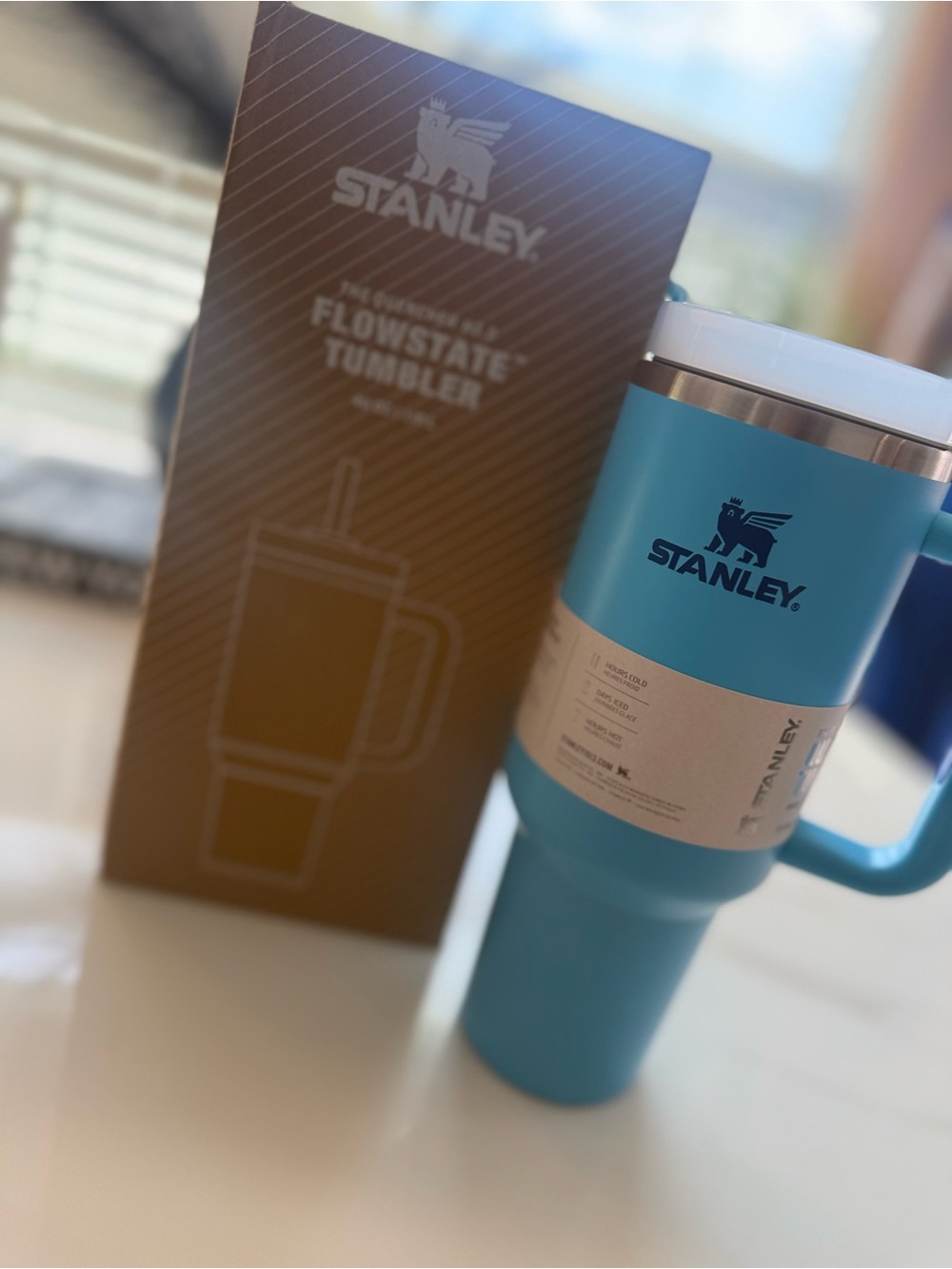 Stanley 40 oz Quencher H2.0 FlowState Tumbler - Pool / Sky Blue - NIB